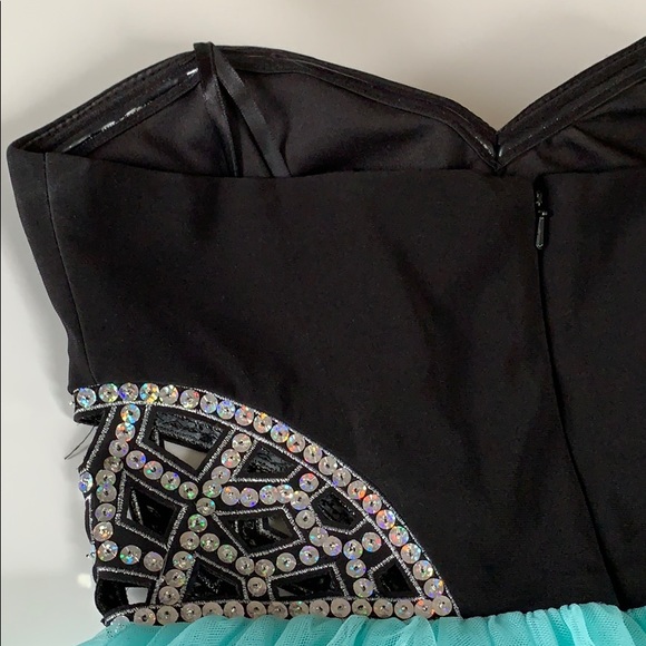 Strapless Short Prom Dress - Picture 5 of 8